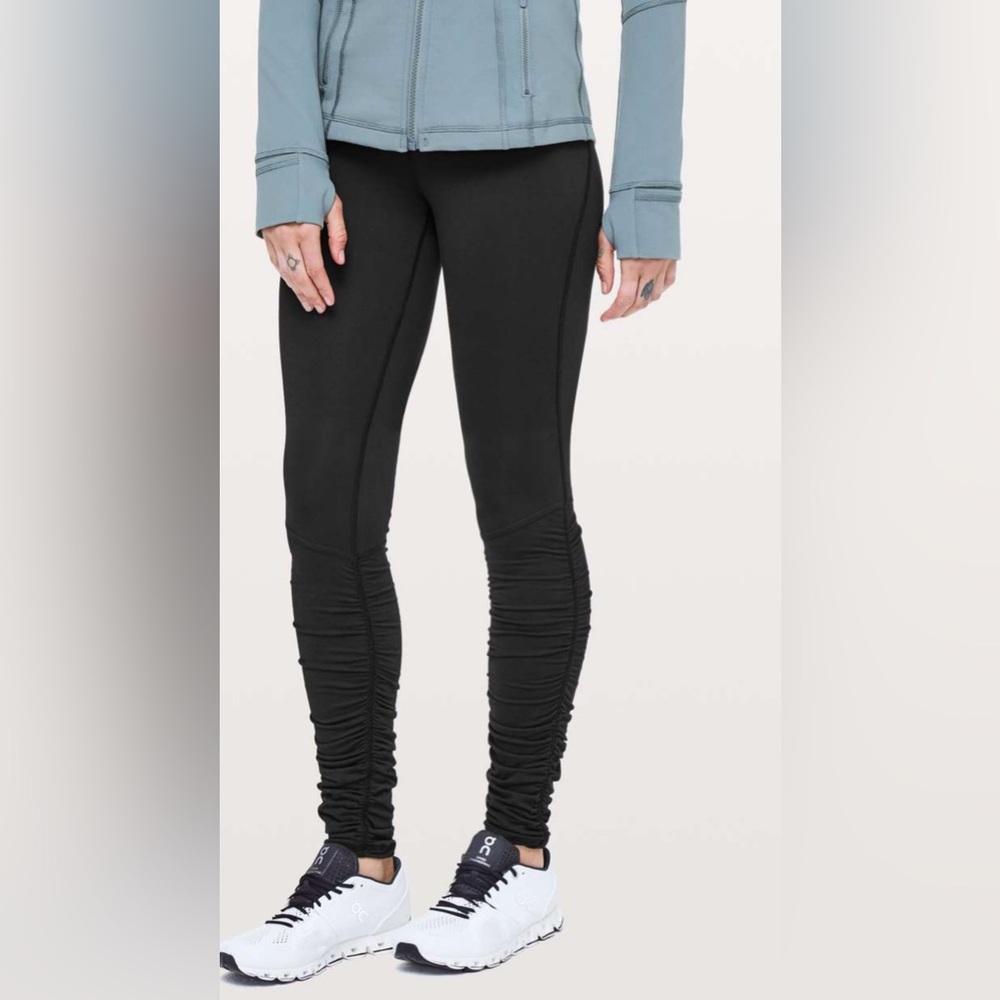 Lululemon ready to rulu tight 28” women’s size 6 black leggings ruched bottoms